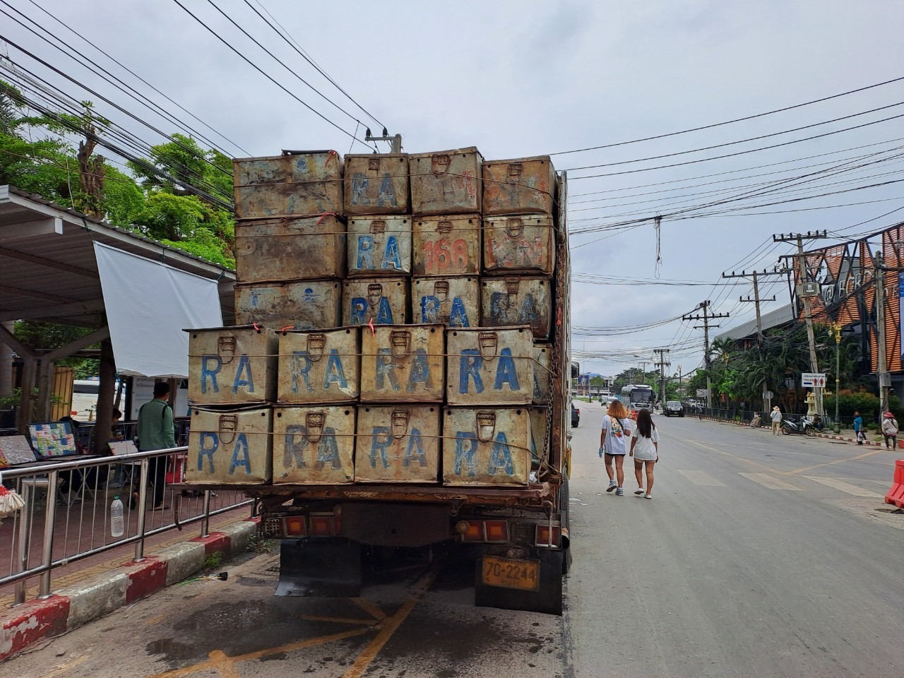 ตรวจสินค้าประมงที่นำเข้า ส่งออก ทางจุดผ่านแดนถาวรบ้านคลองลึก..คลิก