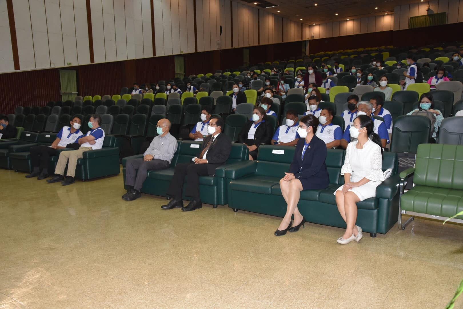 นายเฉลิมชัย สุวรรณรักษ์ อธิบดีกรมประมง เป็นประธานในพิธีเปิดการประชุมระดับชาติ เรื่อง เชื้อดื้อยาต้านจุลชีพในการเพาะเลี้ยงสัตว์น้ำ (National Aqua AMR Forum)..คลิก