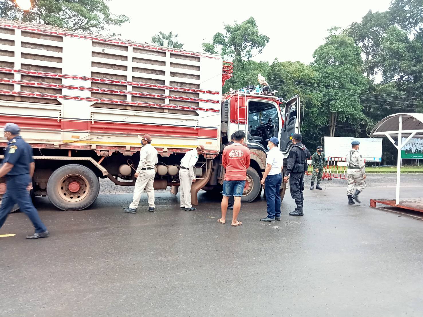 ผลการปฏิบัติงานด่านตรวจประมงสุรินทร์ วันที่ 19 กันยายน พ.ศ.2565 ณ จุดผ่านแดนถาวรช่องสะงำ..คลิก