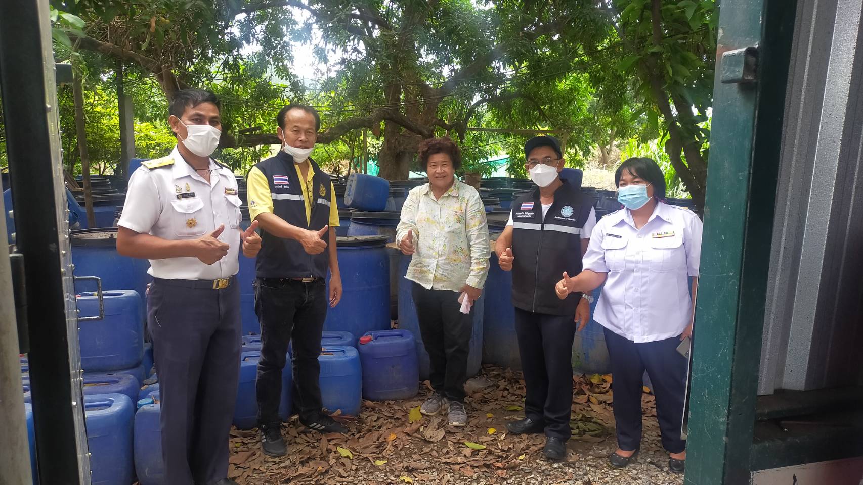 ติดตามผลการดำเนินงานประจำปี และมอบแนวทางการปฏิบัติงานแก่เจ้าหน้าที่สำนักงานประมงจังหวัดกาญจนบุรี..คลิก