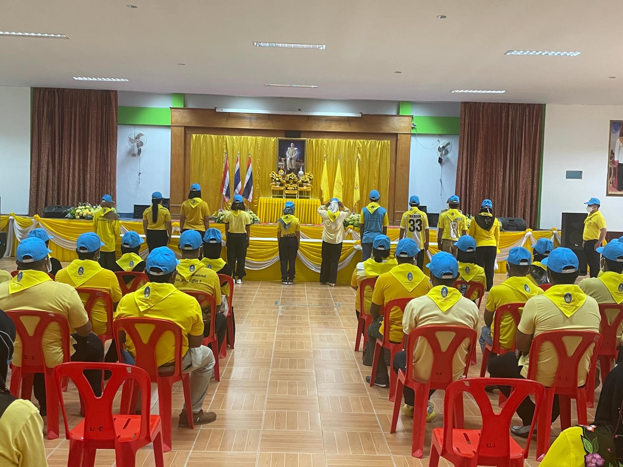 ขอรายงานภาพกิจกรรมร่วมพิธีมอบชุดจิตอาสาพระราชทาน 27กันยายน 2565