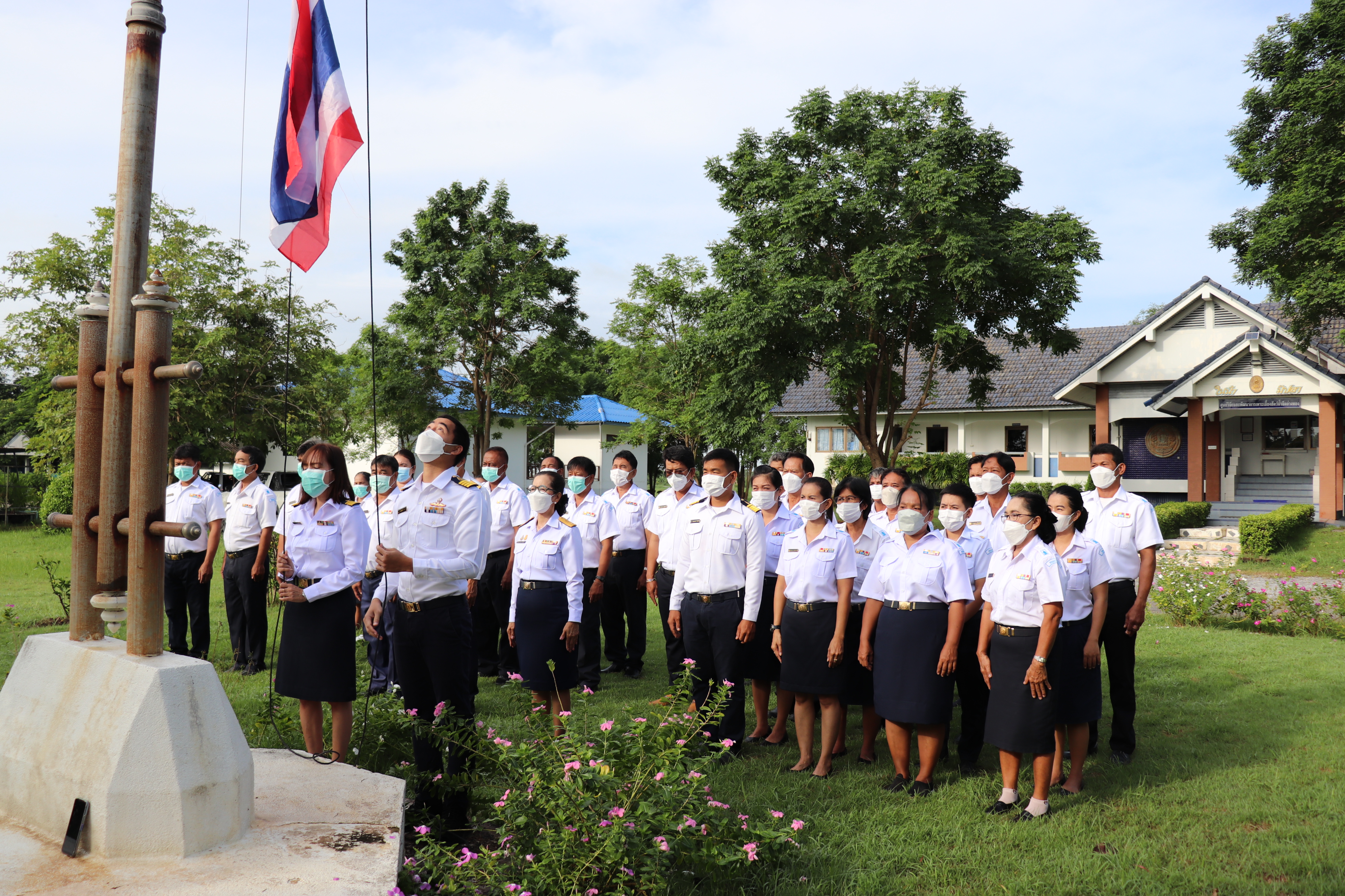 วันพระราชทานธงชาติไทย 28 กันยายน (Thai National Flag Day) ประจำปี 2565 ณ ศูนย์วิจัยและพัฒนาการเพาะเลี้ยงสัตว์น้ำจืดอ่างทอง..คลิก