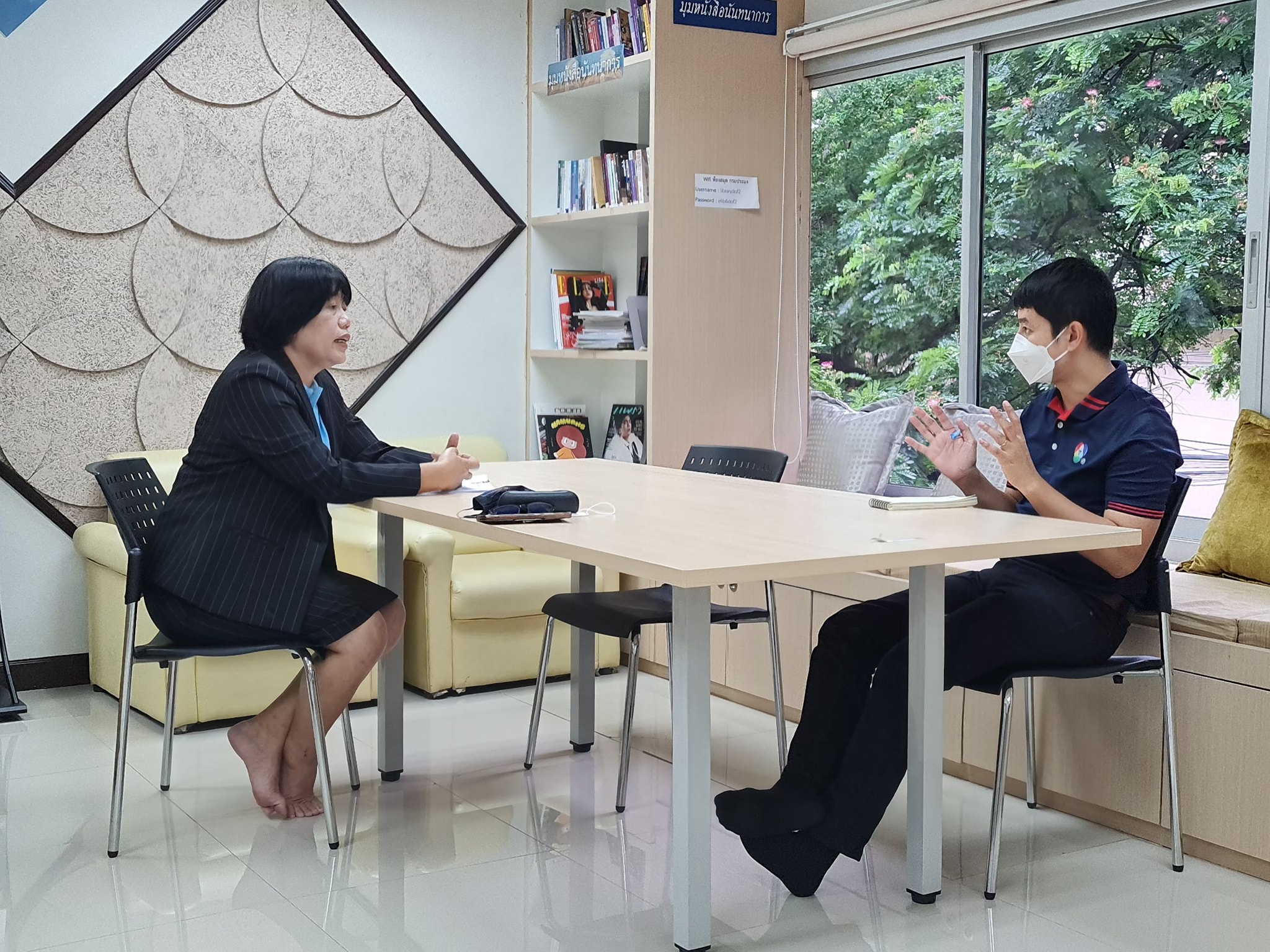 นางอรุณี รอดลอย ผู้เชี่ยวชาญด้านสัตว์น้ำและพรรณไม้น้ำสวยงาม ให้สัมภาษณ์กับสื่อมวลชน ในประเด็น 