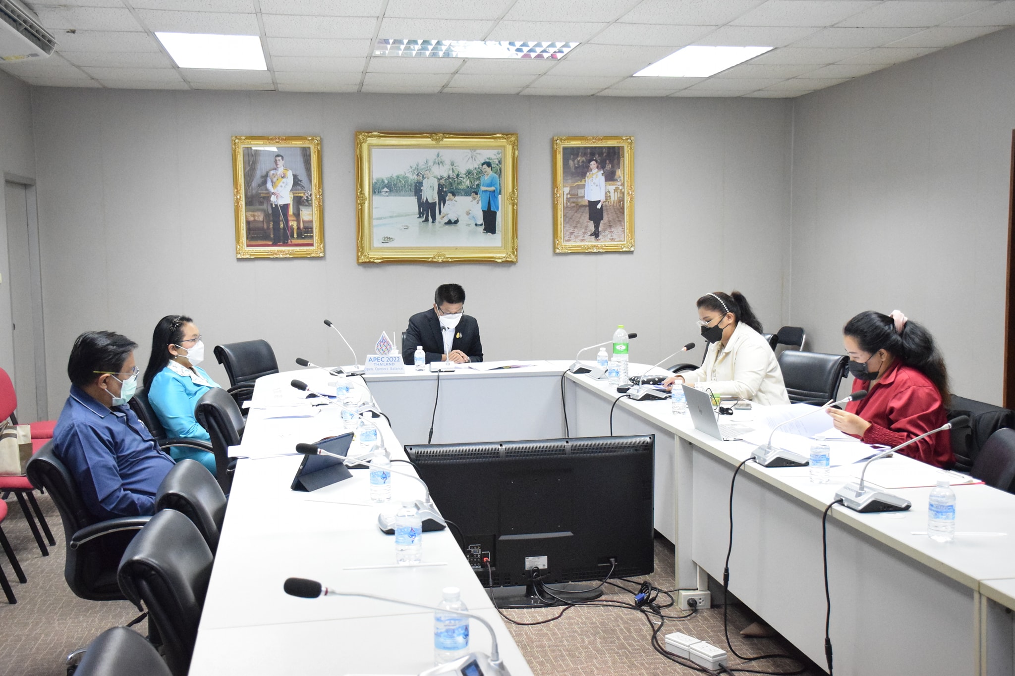 นายบัญชา สุขแก้ว รองอธิบดีกรมประมง เป็นประธานการประชุมคณะกรรมการตัดสินการประกวดผลงานสร้างสรรค์งานบริการ..คลิก