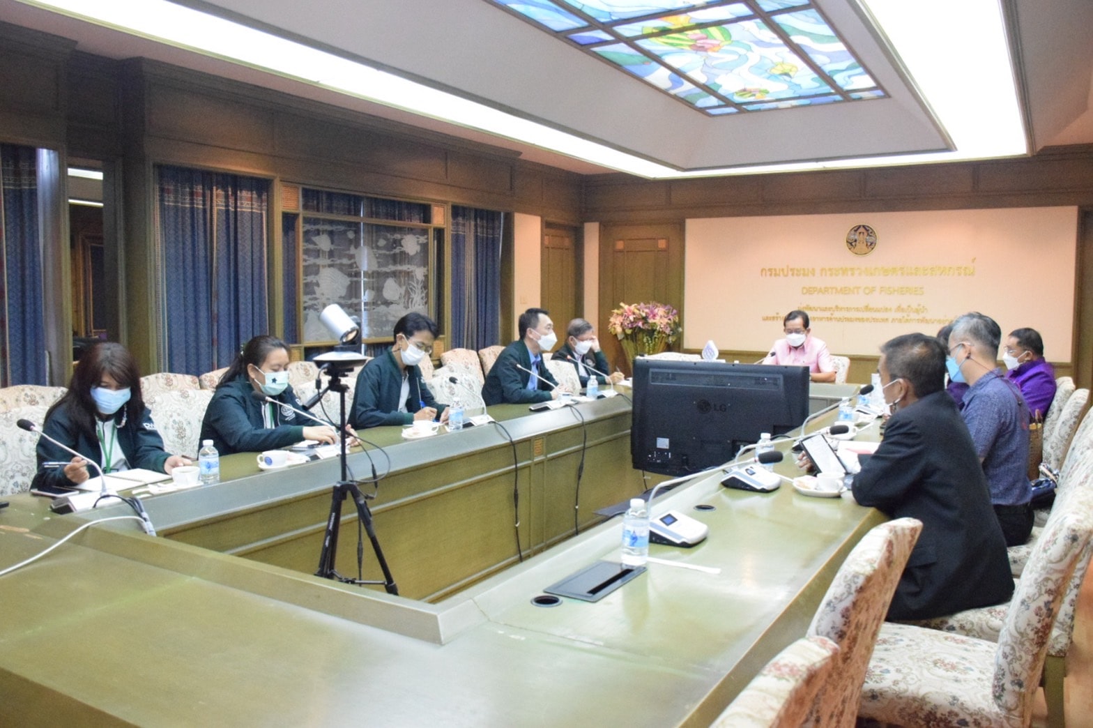 นายเฉลิมชัย สุวรรณรักษ์ อธิบดีกรมประมง ประชุมหารือถึงความร่วมมือเกี่ยวกับการให้บริการธุรกิจคลังสินค้าด้านการเกษตรในส่วนของภาคการประมง..คลิก