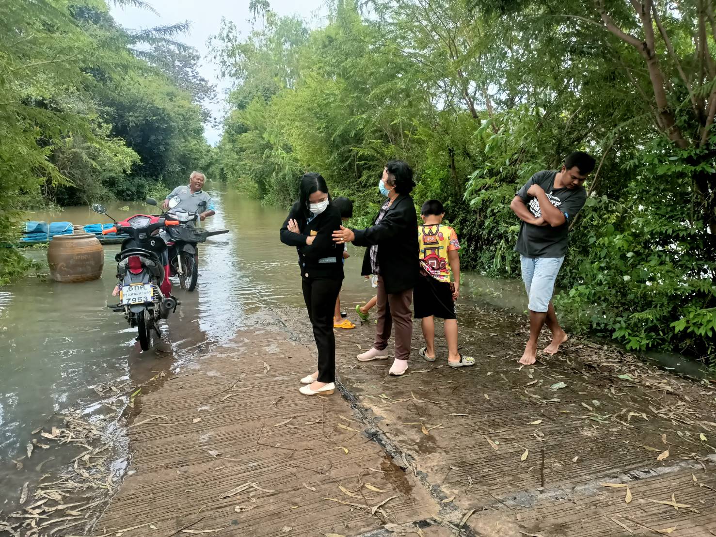 ประมงอำเภอเมือง ลงพื้นที่ตรวจเยี่ยมให้กำลังใจ..คลิก