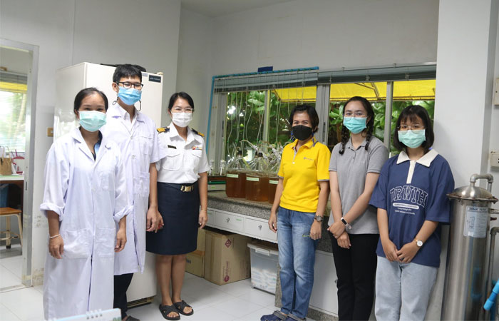 งานประมงเดินหน้า ขยายผลองค์ความรู้การผลิตหัวเชื้อจุลินทรีย์ ปม.2 สู่มหาวิทยาลัยบูรพา วิทยาเขตจันทบุรี ตอบสนองความต้องการของเกษตรกรผู้เลี้ยงกุ้งทะเล..คลิก