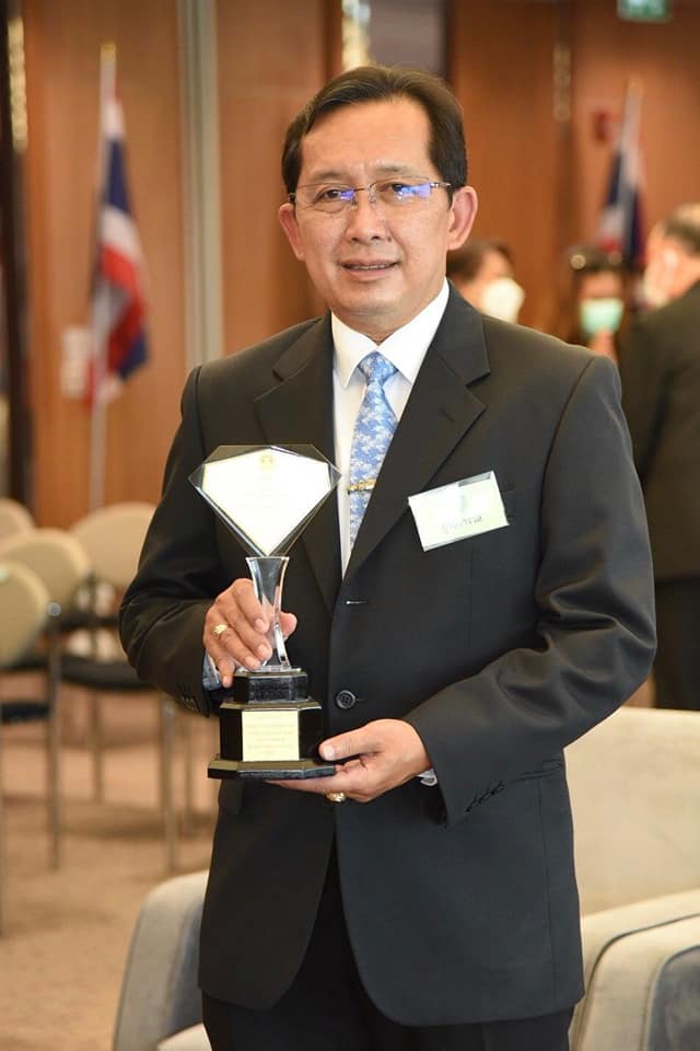 กรมประมง...สุดปลื้ม เข้ารับโล่รางวัล  “องค์กรส่งเสริมคนดี คนเก่ง คนกล้า”  จากคณะกรรมาธิการอุดมศึกษา วิทยาศาสตร์ วิจัยและนวัตกรรม วุฒิสภา..คลิก