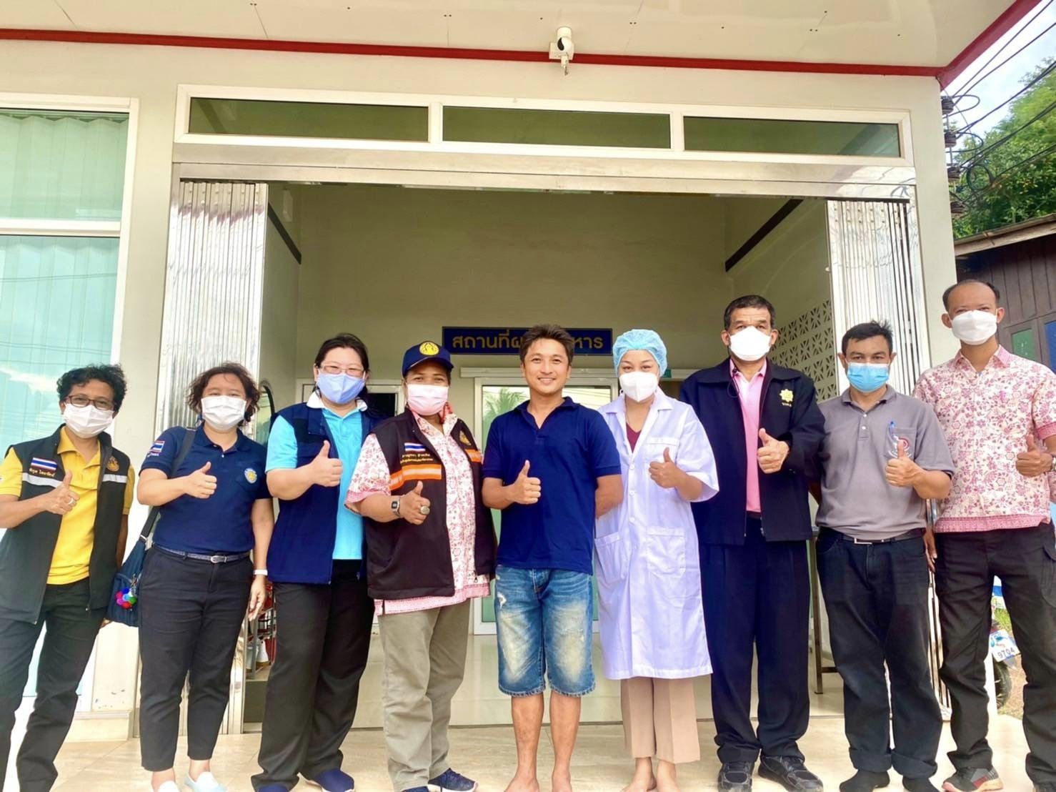 นายแสน ศรีงาม ผู้ตรวจราชการกรมประมง เข้าพบปะพร้อมให้คำแนะนำแนวทางการเข้าสู่มาตรฐานประมงพื้นบ้านอย่างยั่งยืนและการแปรรูปมาตรฐานสินค้าประมงพื้นบ้านให้แก่เกษตรกรกลุ่มอาหารทะเลแปรรูป บ้านคลองยวน ตำบลตลิ่งชัน อำเภอเหนือคลอง จังหวัดกระบี่