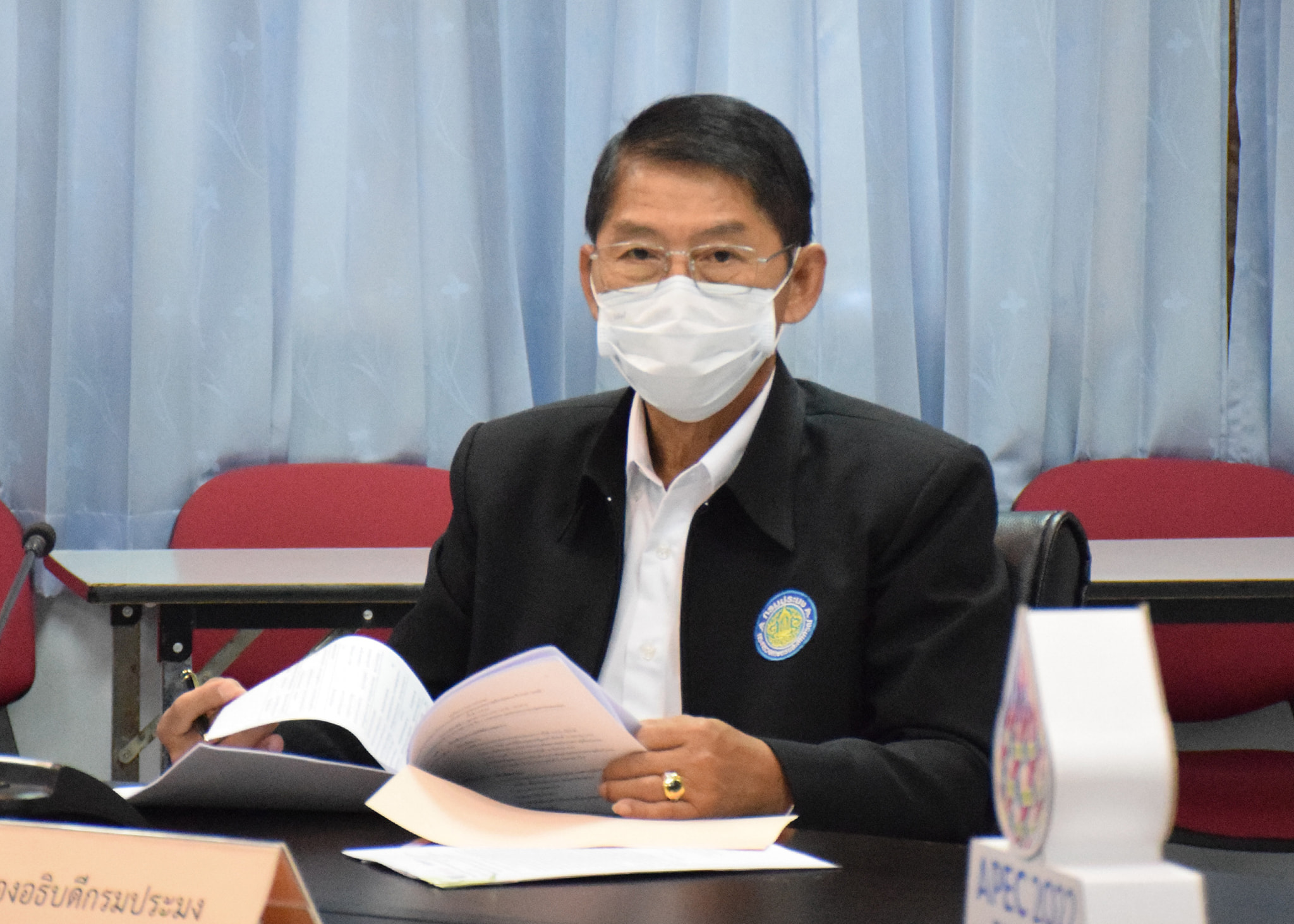นายเฉลิมชัย สุวรรณรักษ์ อธิบดีกรมประมง เป็นประธานในการประชุมคณะกรรมการบริหารโครงการเสริมสภาพคล่องเกษตรกรผู้เลี้ยงกุ้งทะเล ปี 2565 ระยะที่ 1 ครั้งที่ 1/2565