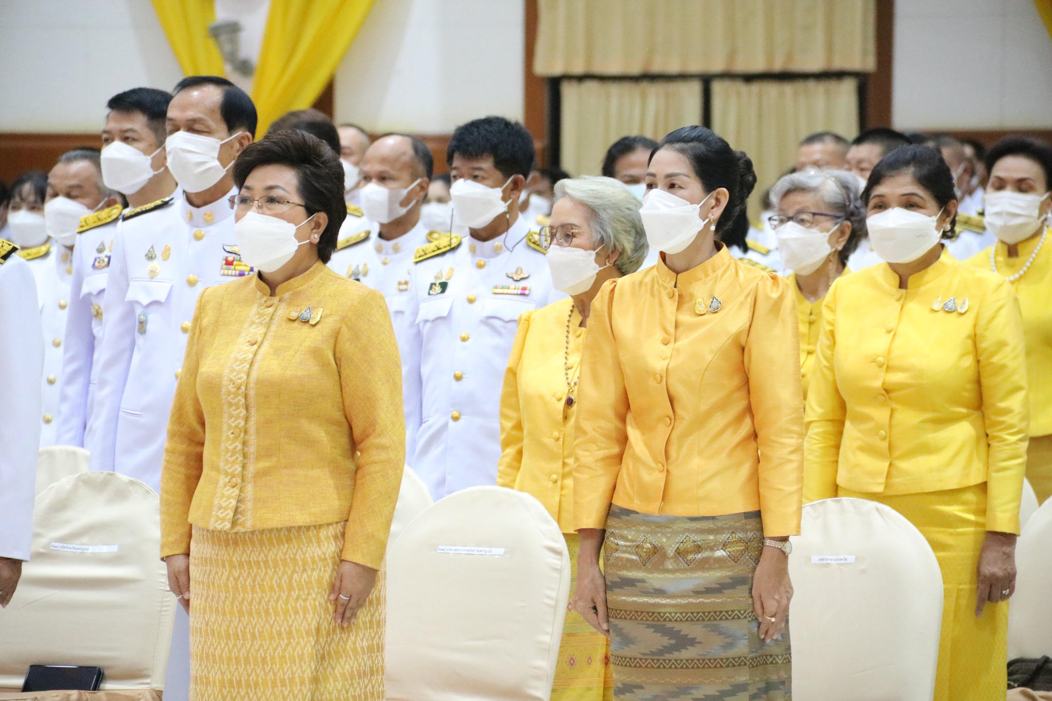 ร่วมพิธีวางพวงมาลา เนื่องในวันคล้ายวันสวรรคต พระบาทสมเด็จพระบรมชนกาธิเบศร มหาภูมิพลอดุลยเดชมหาราช บรมนาถบพิตร