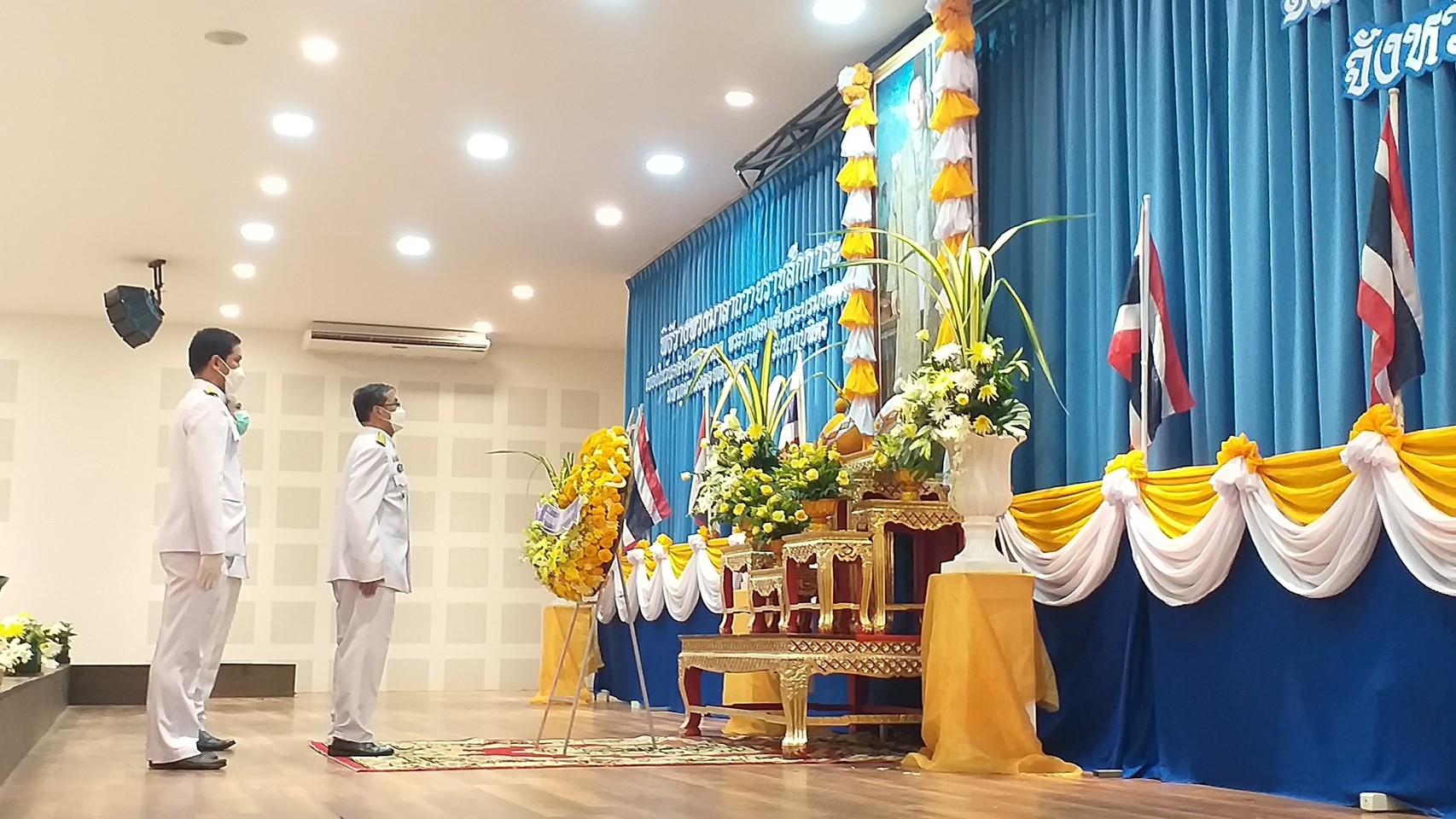 ประมงจังหวัดพัทลุง ร่วมพิธีวางพวงมาลาถวายราชสักการะ เนื่องในวันคล้ายวันสวรรคต พระบาทสมเด็จพระบรมชนกาธิเบศร มหาภูมิพลอดุลยเดชมหาราช บรมนาถบพิตร 13 ตุลาคม 2565..คลิก