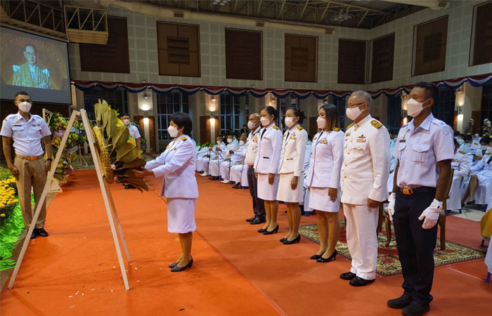 พิธีวางพวงมาลาเนื่องในวันคล้ายวันสวรรคตพระบาทสมเด็จพระบรมชนกาธิเบศร มหาภูมิพลอดุลยเดชมหาราช บรมนาถบพิตร 13 ตุลาคม 2565..คลิก