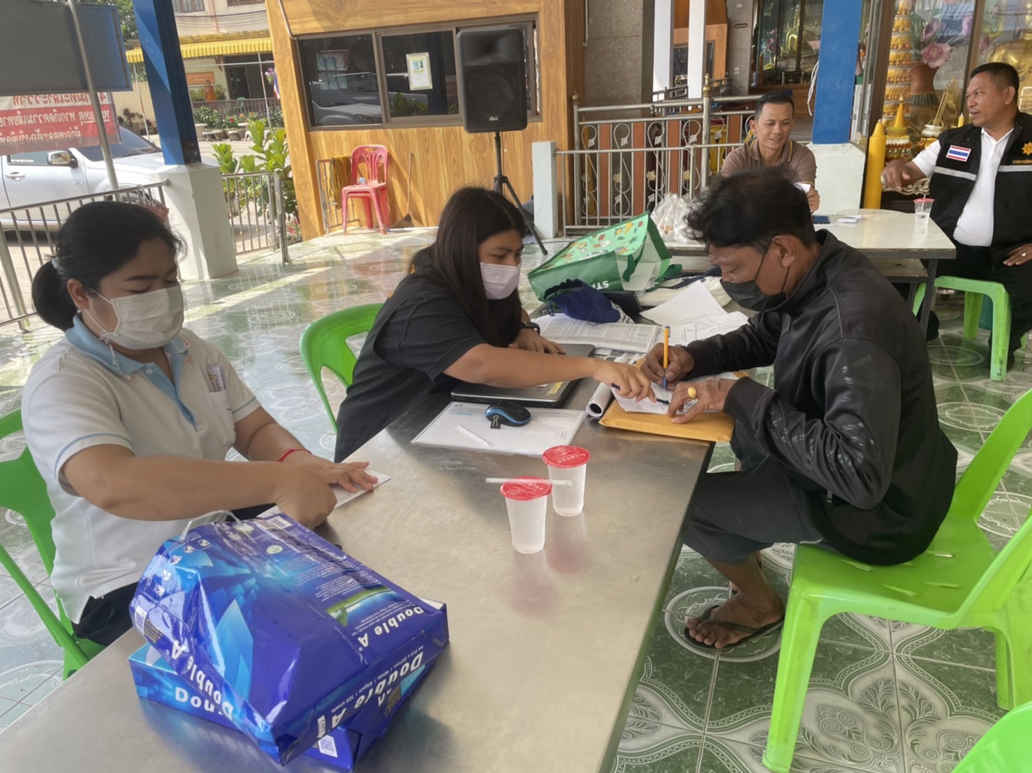 (อ.บางกรวย) รับแจ้งขอรับการช่วยเหลือของเกษตรกรที่ประสบภัย ด้านประมง และพืช (กษ 01) ณ วัดใหม่ผดุงเขต..คลิก