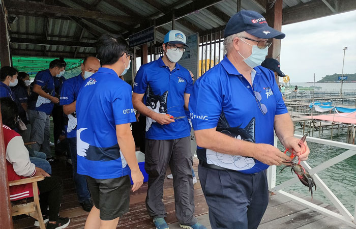 บริษัท เนสท์เล่ (ไทย) จำกัด ร่วมกิจกรรม csr ปล่อยปูทะเล ในโครงการ “ไถ่ชีวิตปูทะเล”