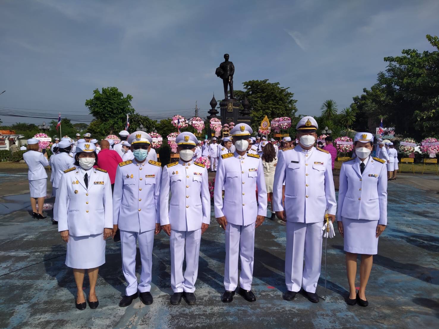 (อ.บางบัวทอง) พิธีวางพวงมาลาเนื่องในวันปิยมหาราช..คลิก