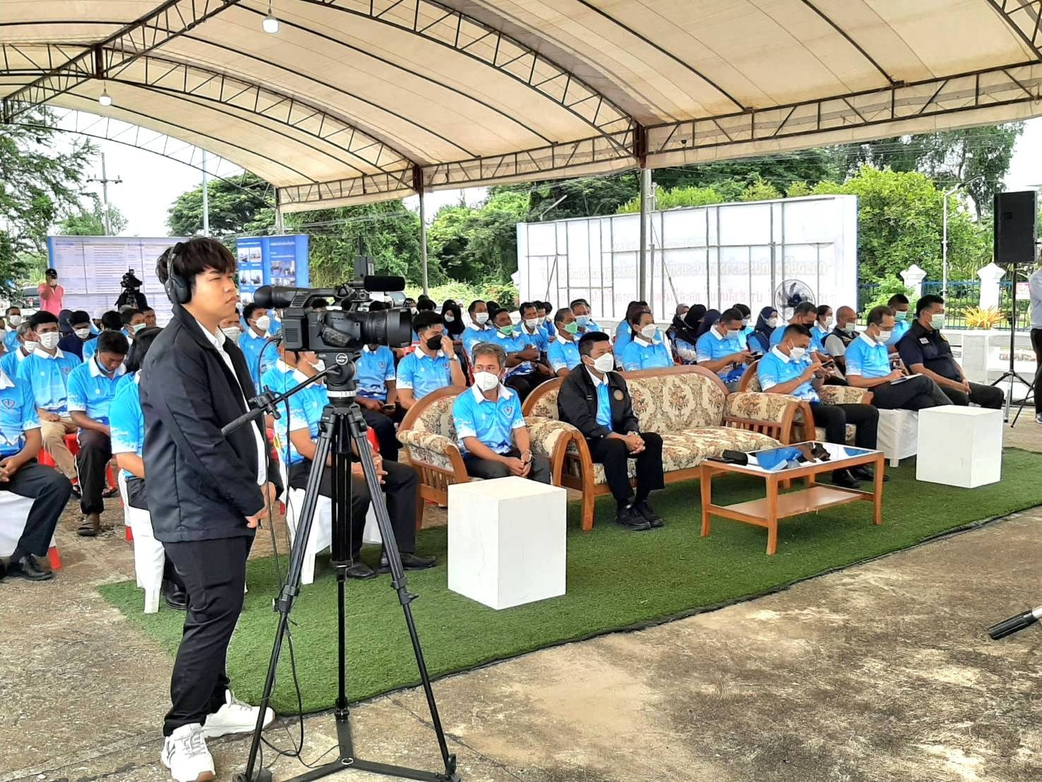นายบัญชา สุขแก้ว รองอธิบดีกรมประมง เข้าร่วมพิธีเปิดและกล่าวรายงานในการจัดเสวนาเผยแพร่ประชาสัมพันธ์เพื่อสร้างจิตสำนึกการอนุรักษ์สัตว์ทะเลเลี้ยงลูกด้วยนม