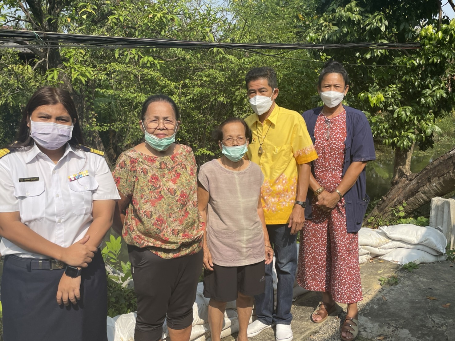(อ.บางกรวย) ตรวจสอบพื้นที่ความเสียหายของเกษตรกรที่ได้รับผลกระทบจากอุทกภัย ด้านประมง ปี 2565..คลิก