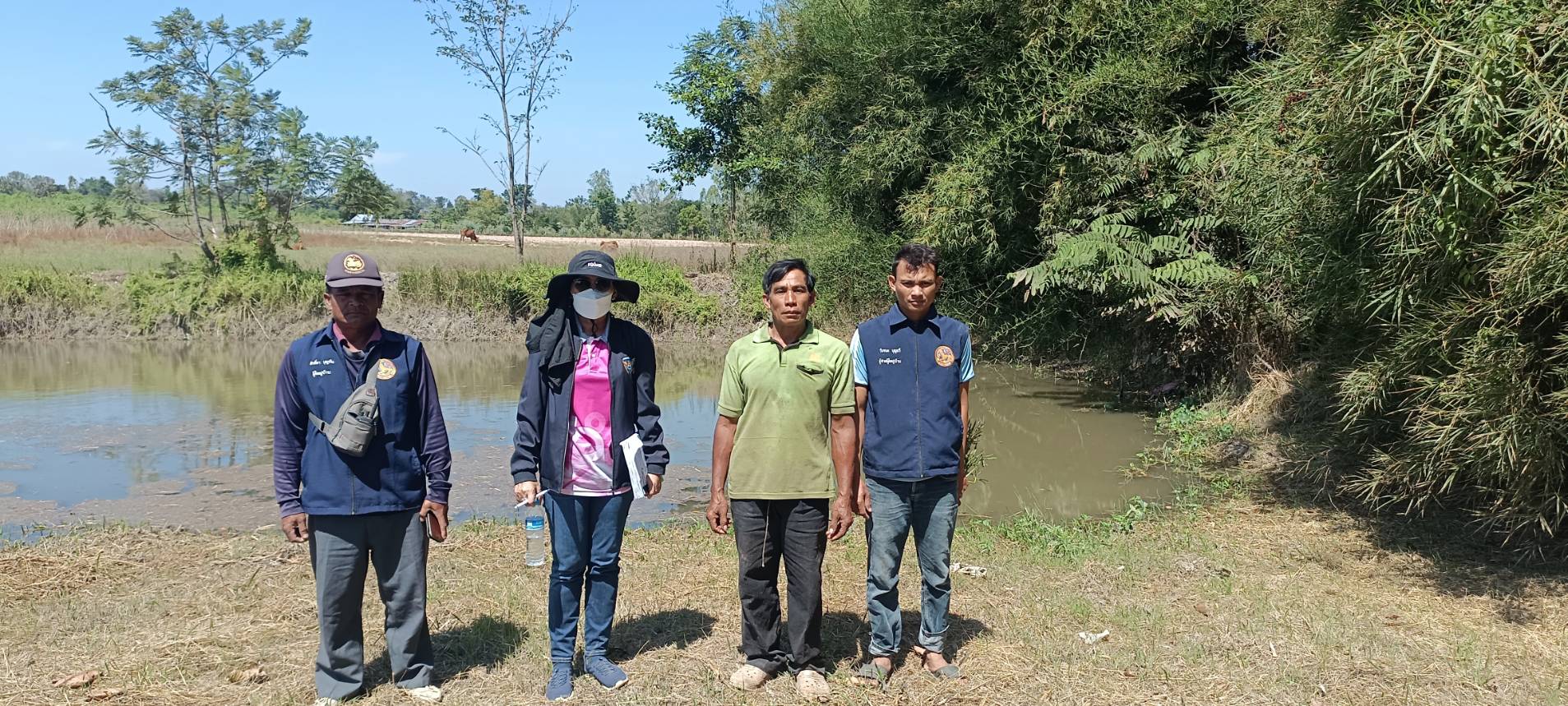 การลงพื้นที่ตรวจสอบความเสียหายของเกษตรกรที่ยื่นแบบความจำนงขอรับการช่วยเหลือของเกษตรกรที่ประสบภัยพิบัติ ด้านประมง (กษ 01) พื้นที่ ตำบลท่าช้าง และ ตำบลสว่าง อำเภอสว่างวีระวงศ์ จังหวัดอุบลราชธานี..คลิก