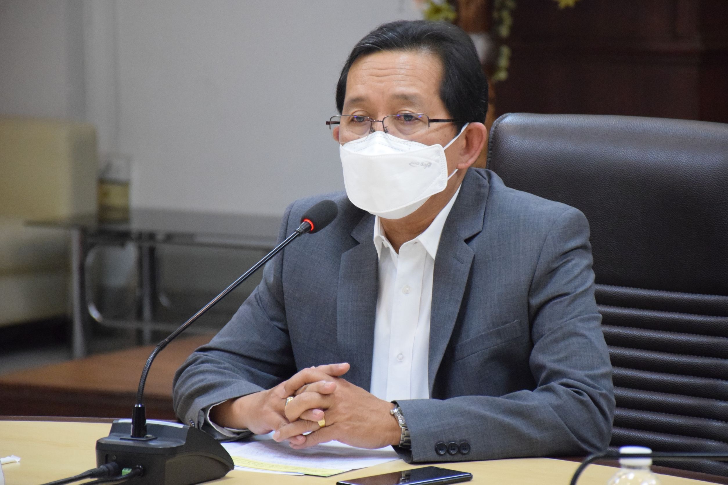 นายเฉลิมชัย สุวรรณรักษ์ อธิบดีกรมประมง เป็นประธานการประชุมชี้แจงหลักเกณฑ์ วิธีการ และเงื่อนไขการประเมินบุคคลและผลงานเพื่อเลื่อนตำแหน่งข้าราชการพลเรือนสามัญในสังกัดกรมประมง..คลิก