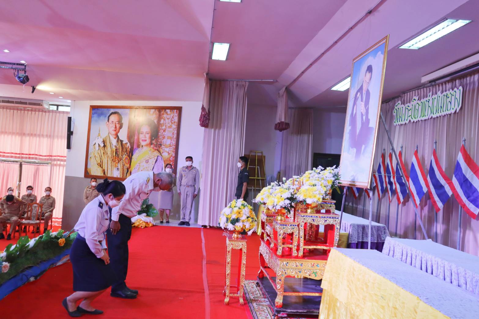 ร่วมพิธีวางพานพุ่มดอกไม้สด ฯ วันพระบิดาแห่งฝนหลวง..คลิก