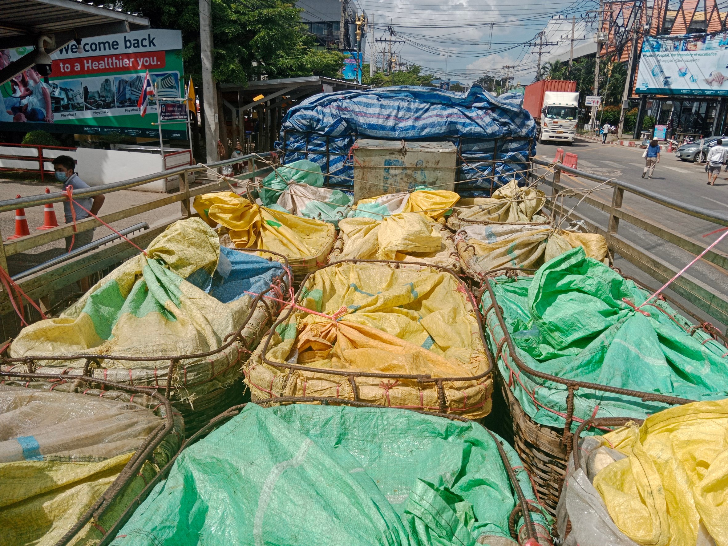 ตรวจสินค้าประมงที่นำเข้า ส่งออก ทางจุดผ่านแดนถาวรบ้านคลองลึก..คลิก