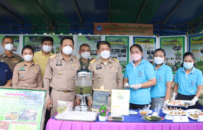 โครงการบูรณาการแก้ไขปัญหาความเดือดร้อนของประชาชนแบบพุ่งเป้าทุกมิติอย่างยั่งยืน จังหวัดจันทบุรี ประจำปีงบประมาณ พ.ศ.2566 ณ โรงเรียนตำรวจตระเวนชายแดนบ้านน้ำแดง ม.6 ต.บางชัน อ.ขลุง จ.จันทบุรี..คลิก