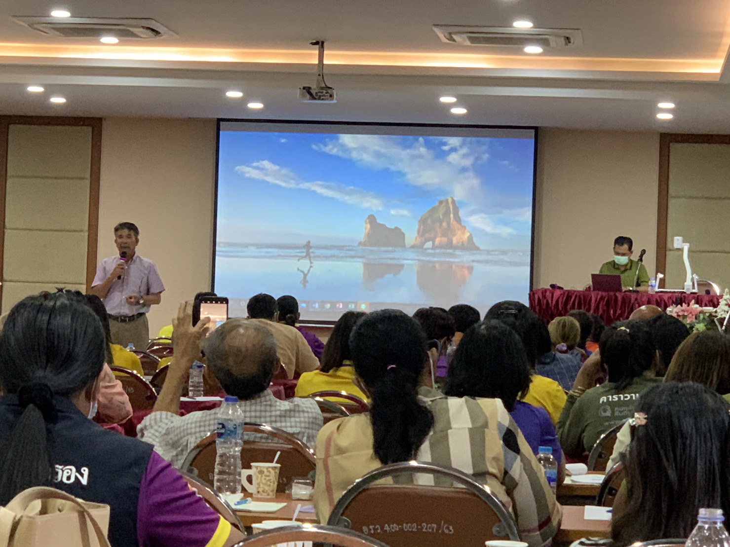 ประมงจังหวัดพัทลุง  พร้อมด้วย หัวหน้ากลุ่มบริหารและยุทธศาสตร์ เข้าร่วมอบรมการพัฒนาศักยภาพผู้ขอรับการสนับสนุน จากแผนงานร่วมทุนสนับสนุนการสร้างเสริมสุขภาวะจังหวัดพัทลุง