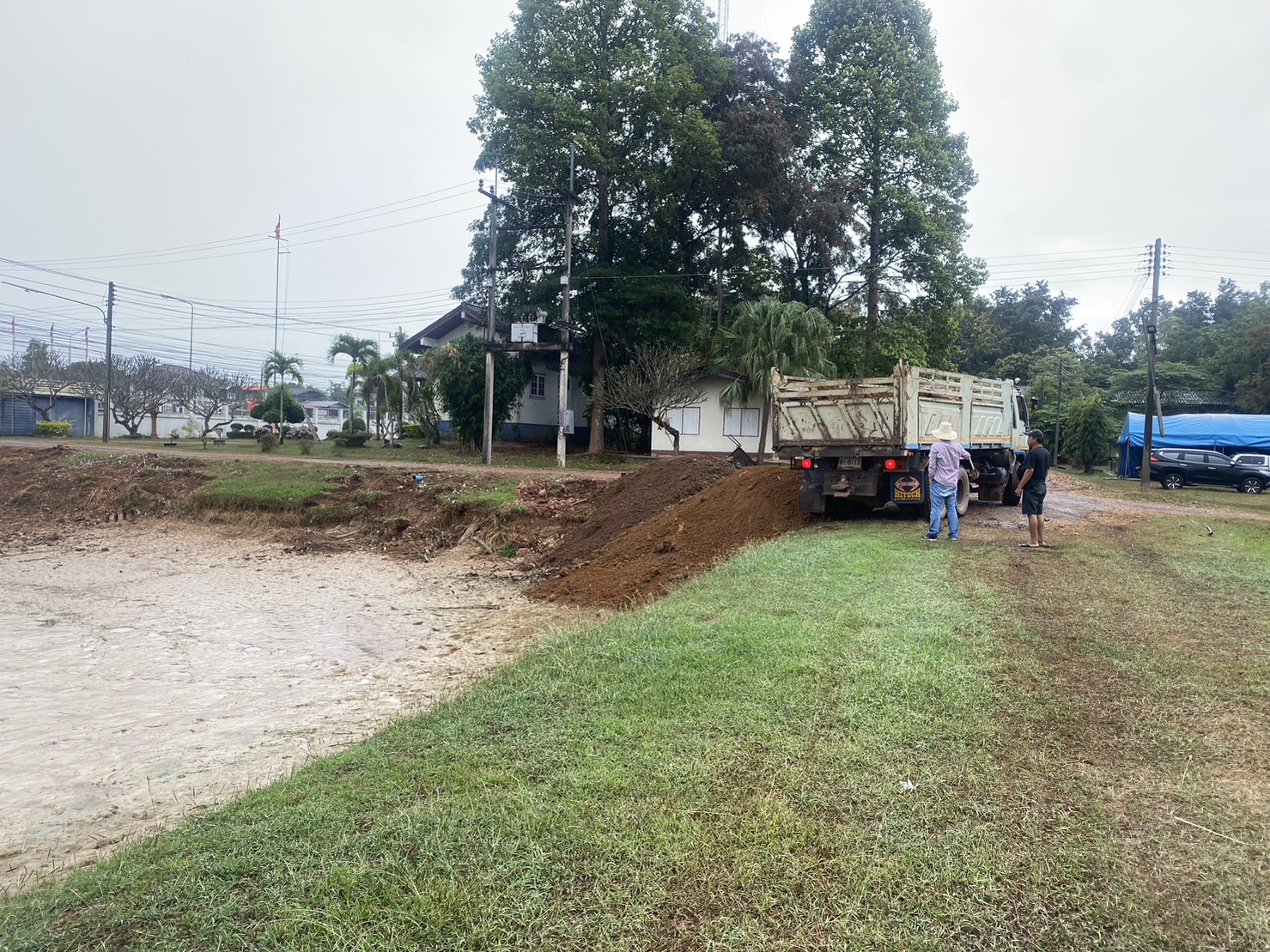 ก่อสร้างลานตรวจสินค้าประมง..คลิก