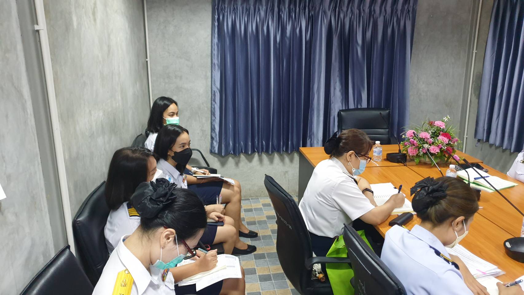 นายปัถฐพล ประพฤติ หัวหน้ากลุ่มวิเคราะห์และพัฒนาระบบการตรวจสอบเรือประมง สินค้าสัตว์น้ำ และปัจจัยการผลิต ร่วมประชุมกำหนดแผนกิจกรรมพัฒนาระบบ การให้บริการเชื่อมโยงทางอิเล็กทรอนิกส์