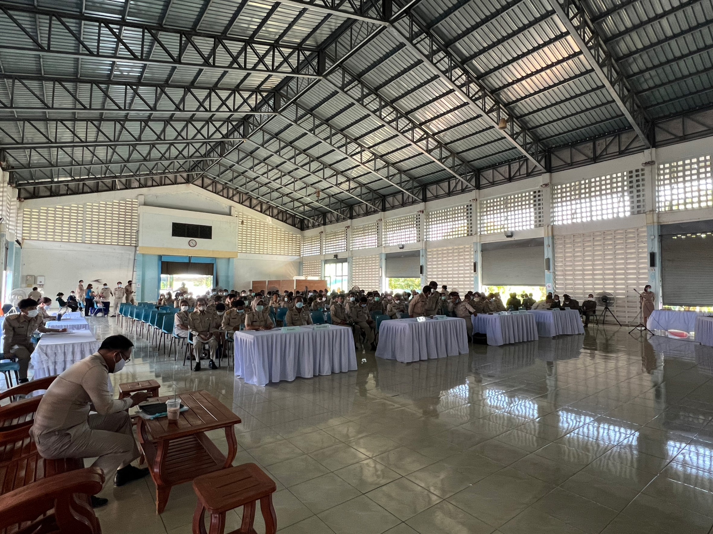 ลงพื้นที่ประชาสัมพันธ์รับสมัครเกษตรกร เข้าร่วมอบรม โครงการส่งเสริมอาชีพประมง กิจกรรมพัฒนาศักยภาพเกษตรกร ณ ห้องประชุมที่ว่าการอำเภอไชโย และห้องประชุมศูนย์เครือข่าย การเลี้ยงปลากินพืชบ่อดิน หมู่ 5 ตำบลองครักษ์ อำเภอโพธิ์ทอง จังหวัดอ่างทอง..คลิก