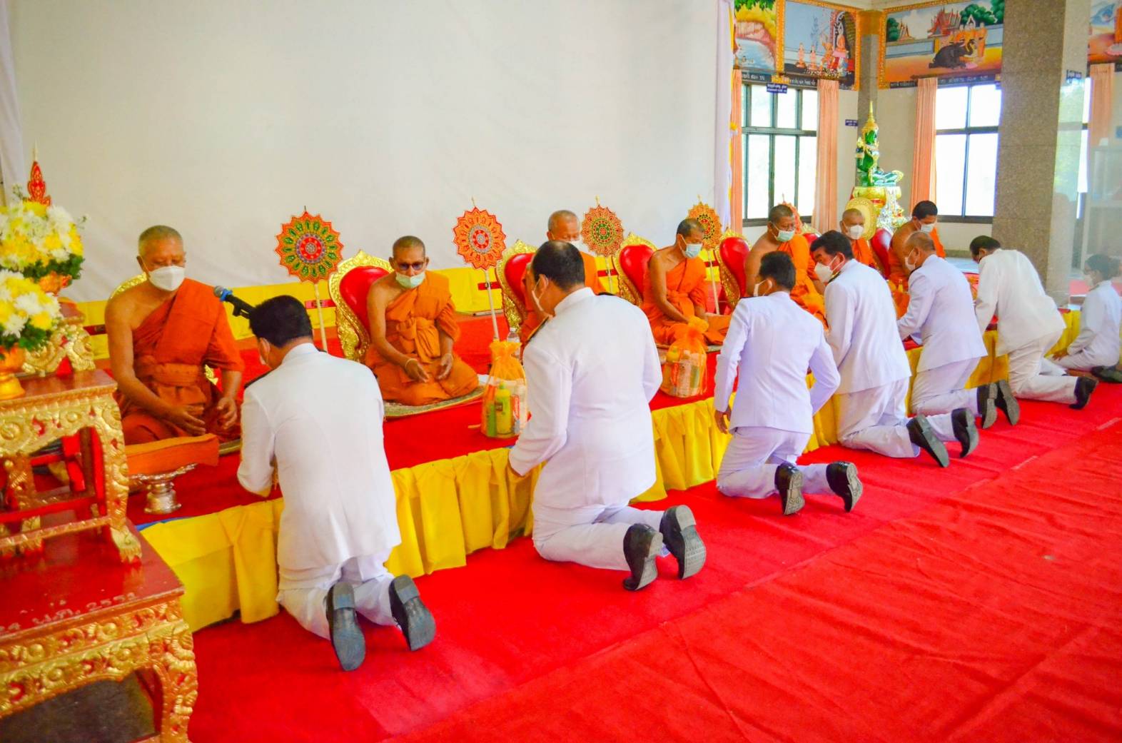 วันที่ 5 ธันวาคม 2565  เวลา 07.30 น. นายเมธา ตาลเหล็ก ประมงอำเภอนากลาง  ร่วมพิธีเจริญพระพุทธมนต์ และพิธีทำบุญตักบาตร พระภิกษุพระสงฆ์ สามเณร จำนวน 89 รูป เนื่องในโอกาสวันคล้ายวันพระบรมราชสมภพ พระบาทสมเด็จพระบรมชนกาธิเบศร มหาภูมิพลอดุลเดชมหาราช บรมราชบพิตร วันชาติ และวันพ่อแห่งชาติ..คลิก