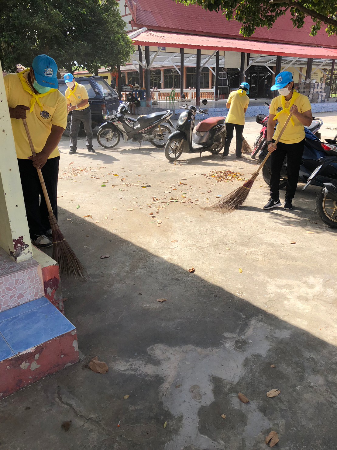 ศูนย์ฯ อ่างทอง ร่วมกิจกรรมวันสิ่งแวดล้อมไทย โดยมีกิจกรรม Big Cleaning ทำความสะอาดบริเวณวัด ล้างห้องน้ำ ตัดหญ้า ล้างโบสถ์ ณ วัดชัยสิทธาราม..คลิก
