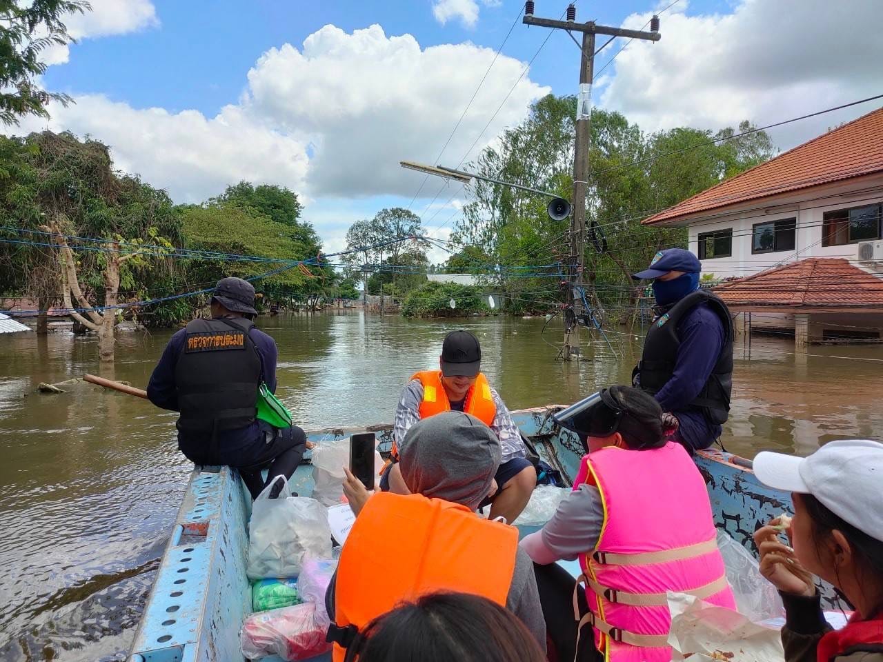 ภารกิจช่วยเหลือผู้ประสบอุทกภัยในพื้นที่ จ.พระนครศรีอยุธยา, จ.อุบลราชธานี..คลิก