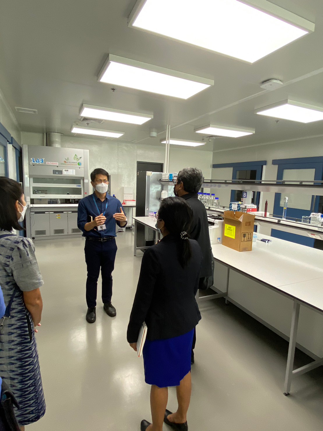 เข้าเยี่ยมชมห้องปฏิบัติการศูนย์โอมิกส์แห่งชาติ (National Omics Center) เพื่อแลกเปลี่ยนความรู้