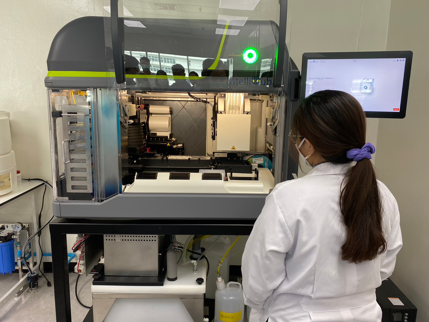 เข้าเยี่ยมชมห้องปฏิบัติการศูนย์โอมิกส์แห่งชาติ (National Omics Center) เพื่อแลกเปลี่ยนความรู้