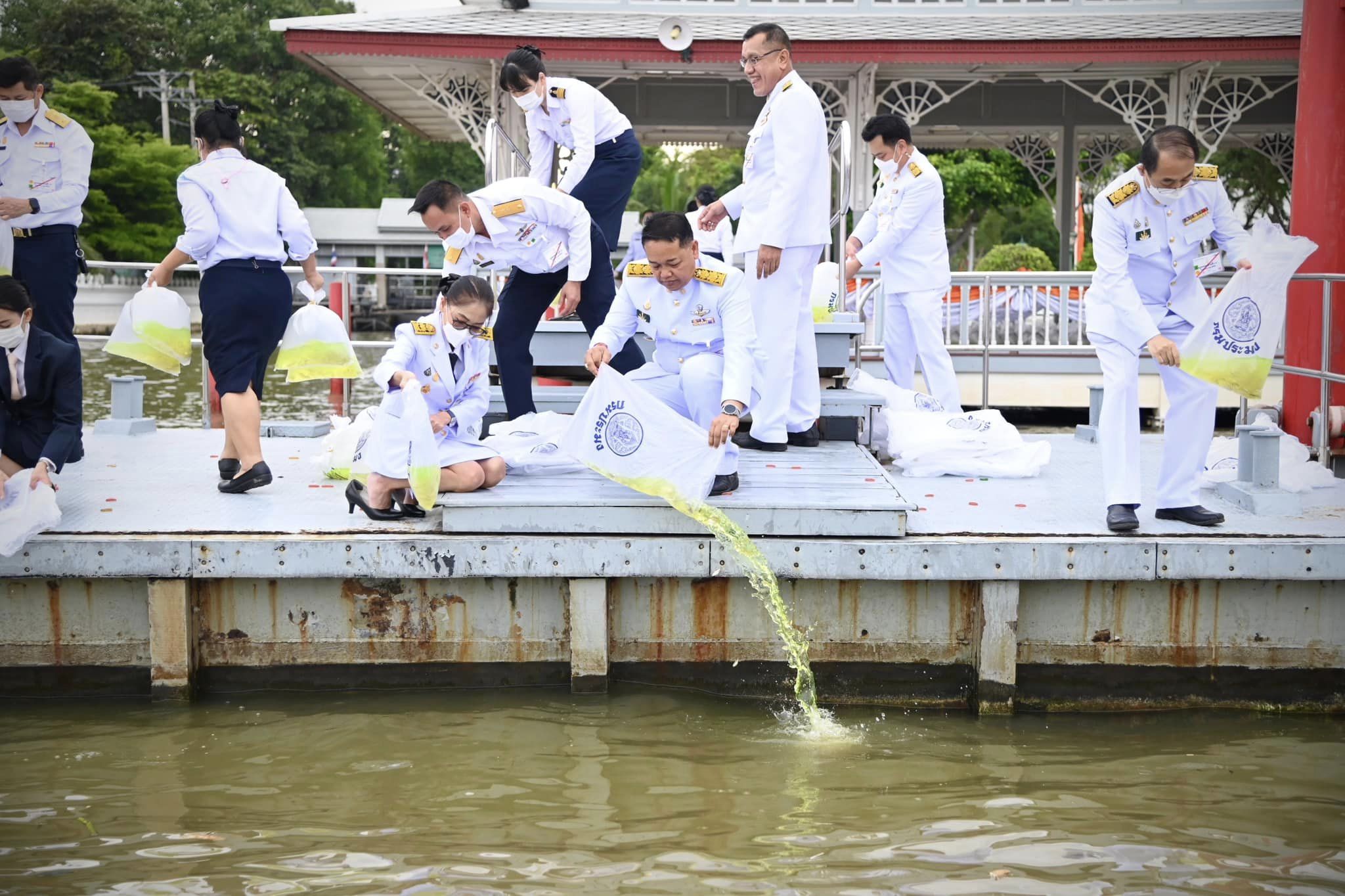 สมเด็จพระเจ้าลูกเธอ เจ้าฟ้าพัชรกิติยาภา นเรนทิราเทพยวดี กรมหลวงราชสาริณีสิริพัชร มหาวัชรราชธิดา ทรงโปรดให้ นายอรรถนิติ ดิษฐอำนาจ องคมนตรี เป็นผู้แทนพระองค์ ไปในการปล่อยพันธุ์สัตว์น้ำ เพื่อบำเพ็ญพระราชกุศล เนื่องในโอกาสวันคล้ายวันประสูติ วันที่ ๗ ธันวาคม ๒๕๖๕..คลิก
