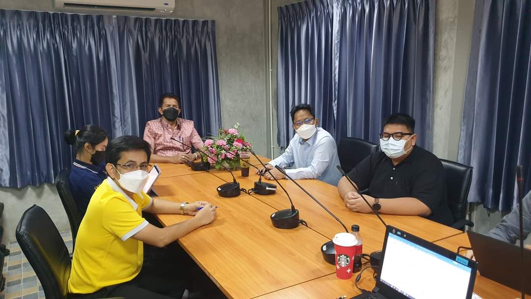 นายปัถฐพล ประพฤติ หัวหน้ากลุ่มวิเคราะห์และพัฒนาระบบการตรวจสอบเรือประมง สินค้าสัตว์น้ำ และปัจจัยการผลิต ร่วมประชุมพิจารณาปรับปรุงคู่มือการปฏิบัติงาน การควบคุมตรวจสอบเรือประมงต่างประเทศ ตามมาตรการรัฐเจ้าของท่า (PSM)