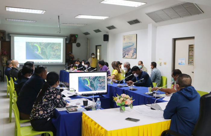 ประชุมติดตามการดำเนินงานขออนุญาตใช้พื้นที่ทำประโยชน์ในเขตป่าสงวนแห่งชาติป่าคุ้งกระเบนและป่าอ่าวแขมหนู ณ ห้องประชุมกะพงทอง ศูนย์ศึกษาการพัฒนาอ่าวคุ้งกระเบนฯ