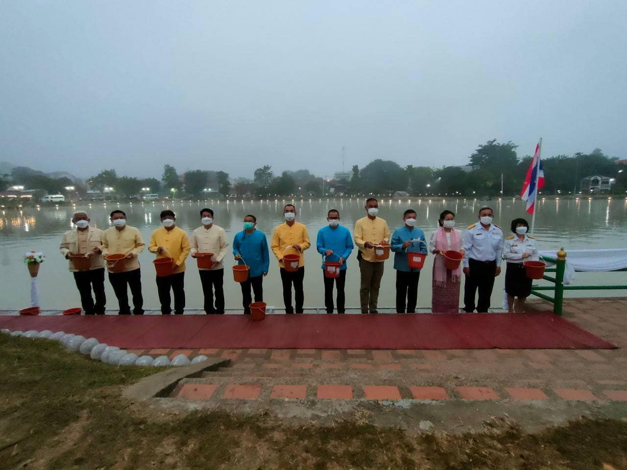 พิธีทำบุญตักบาตรและปล่อยปลาถวายพระราชกุศลแด่ สมเด็จพระเจ้าลูกเธอเจ้าฟ้าพัชรกิติยาภา นเรนทิราเทพยวดี กรมหลวงราชสาริณีสิริพัชร มหาวัชรราชธิดา