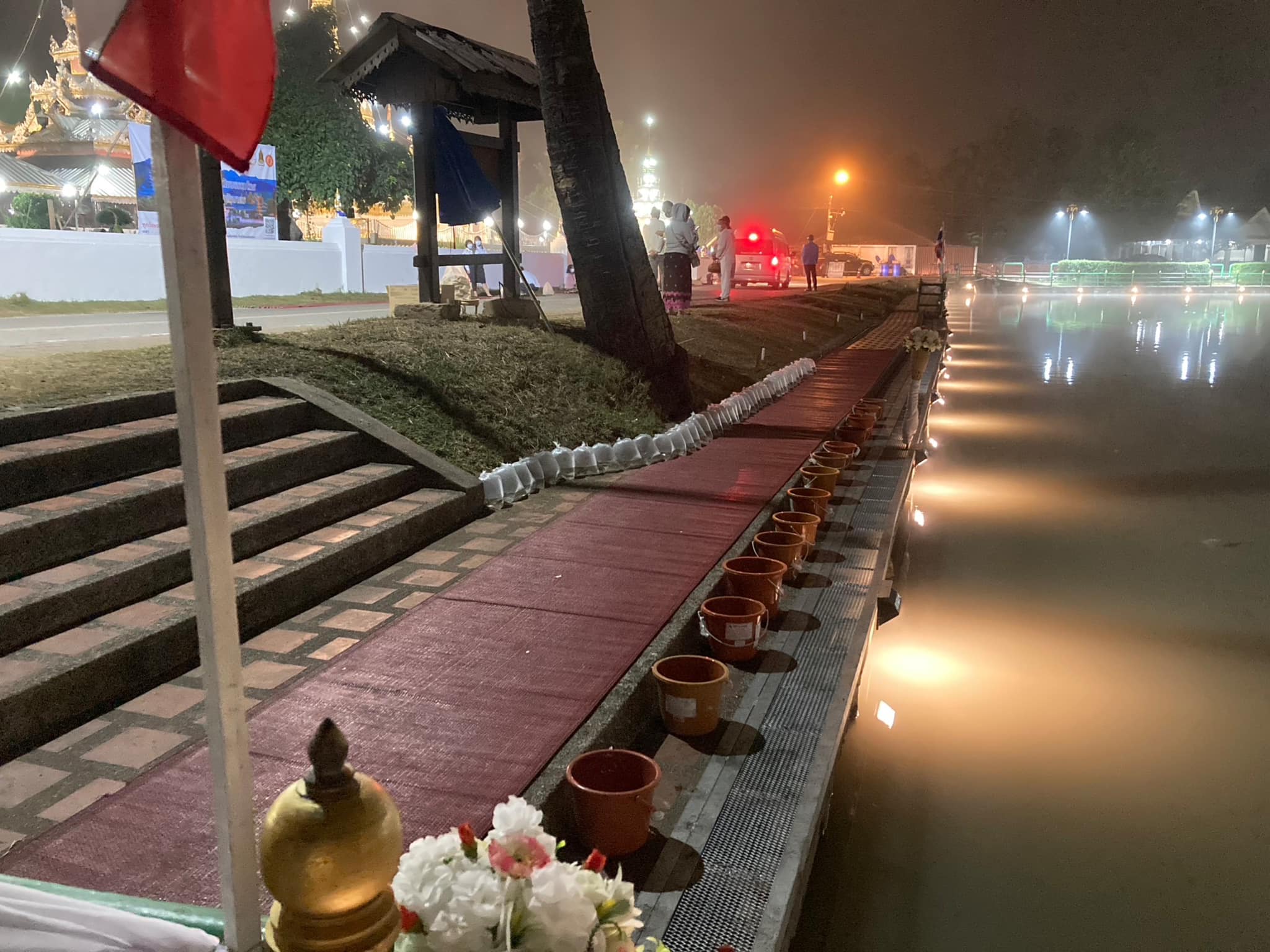 พิธีทำบุญตักบาตรและปล่อยปลาถวายพระราชกุศลแด่ สมเด็จพระเจ้าลูกเธอเจ้าฟ้าพัชรกิติยาภา นเรนทิราเทพยวดี กรมหลวงราชสาริณีสิริพัชร มหาวัชรราชธิดา