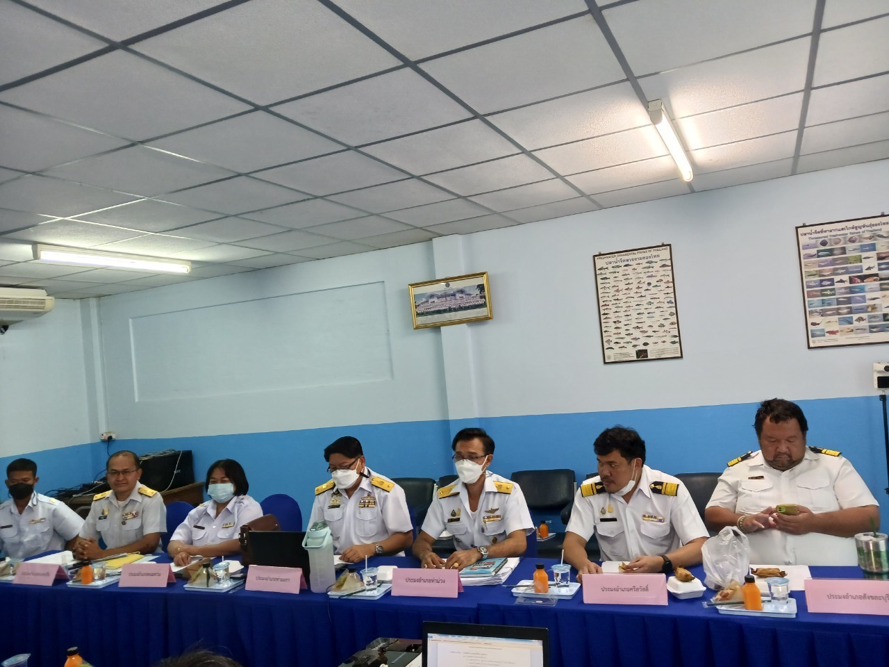 ประชุมข้าราชการ พนักงานราชการ และเจ้าหน้าที่สำนักงานประมงจังหวัดกาญจนบุรี ประจำเดือนธันวาคม 2565..คลิก