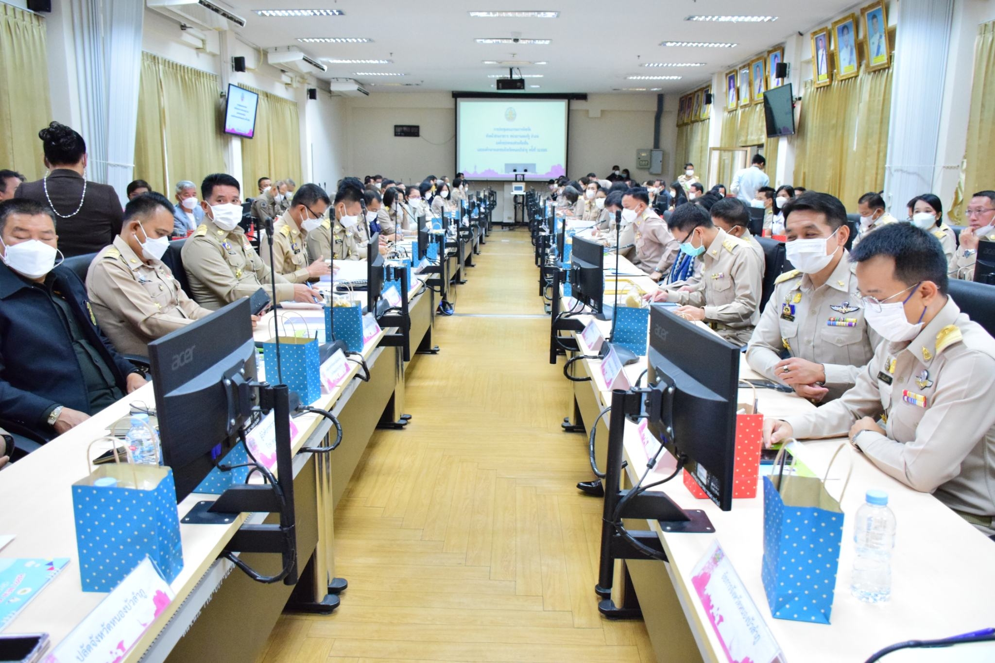 วันที่ 26 ธันวาคม 2565  นายบุญหลายกุลนารัตน์ ประมงจังหวัดหนองบัวลำภู ร่วมประชุมคณะกรมการจังหวัด หัวหน้าส่วนราชการประจำจังหวัด ครั้งที่ 12/2565..คลิก