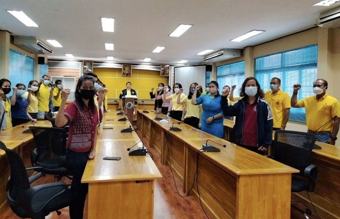 ตำบลเข้มแข็งตามหลักปรัชญาของเศรษฐกิจพอเพียง ณ ห้องประชุมองค์การบริหารส่วนตำบลรำพัน อำเภอท่าใหม่ จังหวัดจันทบุรี..คลิก
