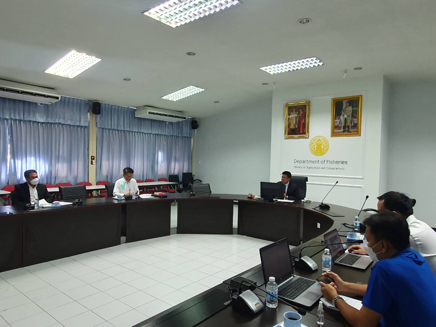ประชุมชี้แจงแนวทางการปฏิบัติตามมาตรการเพิ่มประสิทธิภาพการแจ้งเป้า ตรวจสอบ และดำเนินคดีเรือที่ต้องสงสัยว่ามีการกระทำความผิด โดยศูนย์ปฏิบัติการเฝ้าระวังการทำการประมง (FMC)..คลิก