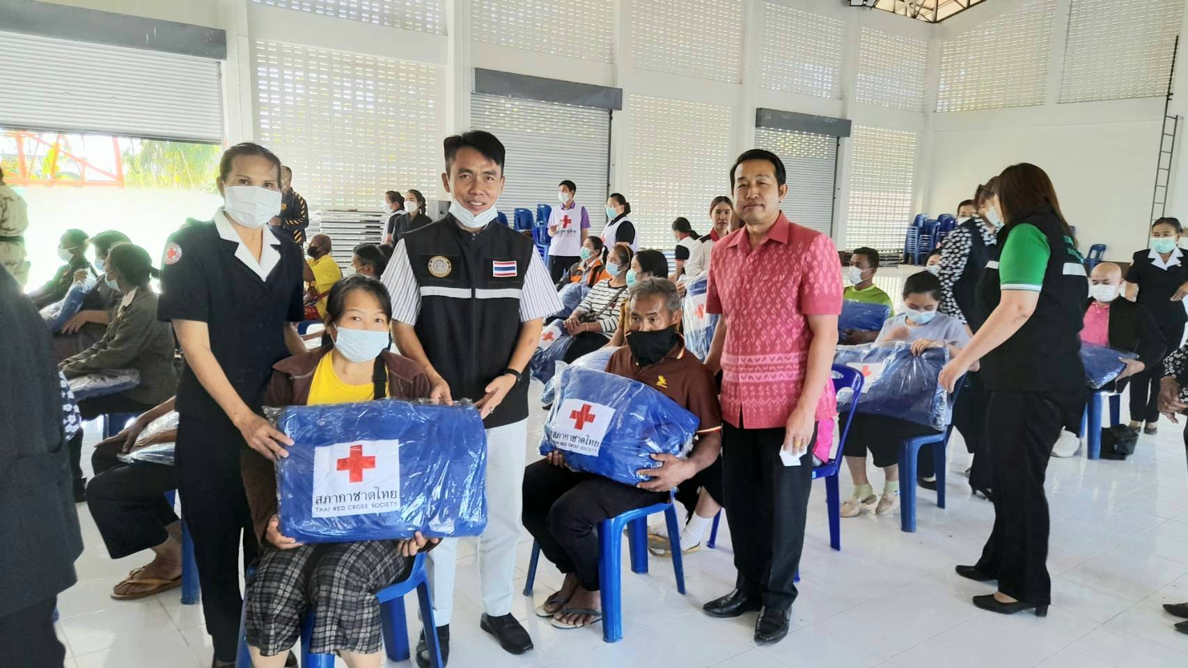 วันที่ 4 มกราคม 2566  นายวิทยา ประเสริฐสังข์ ประมงอำเภอโนนสัง ร่วมมอบเครื่องกันหนาวเพื่อบรรเทาทุกข์ประชาชนที่ประสบภัยหนาวในพื้นที่อำเภอโนนสังจำนวน 99 ราย..คลิก
