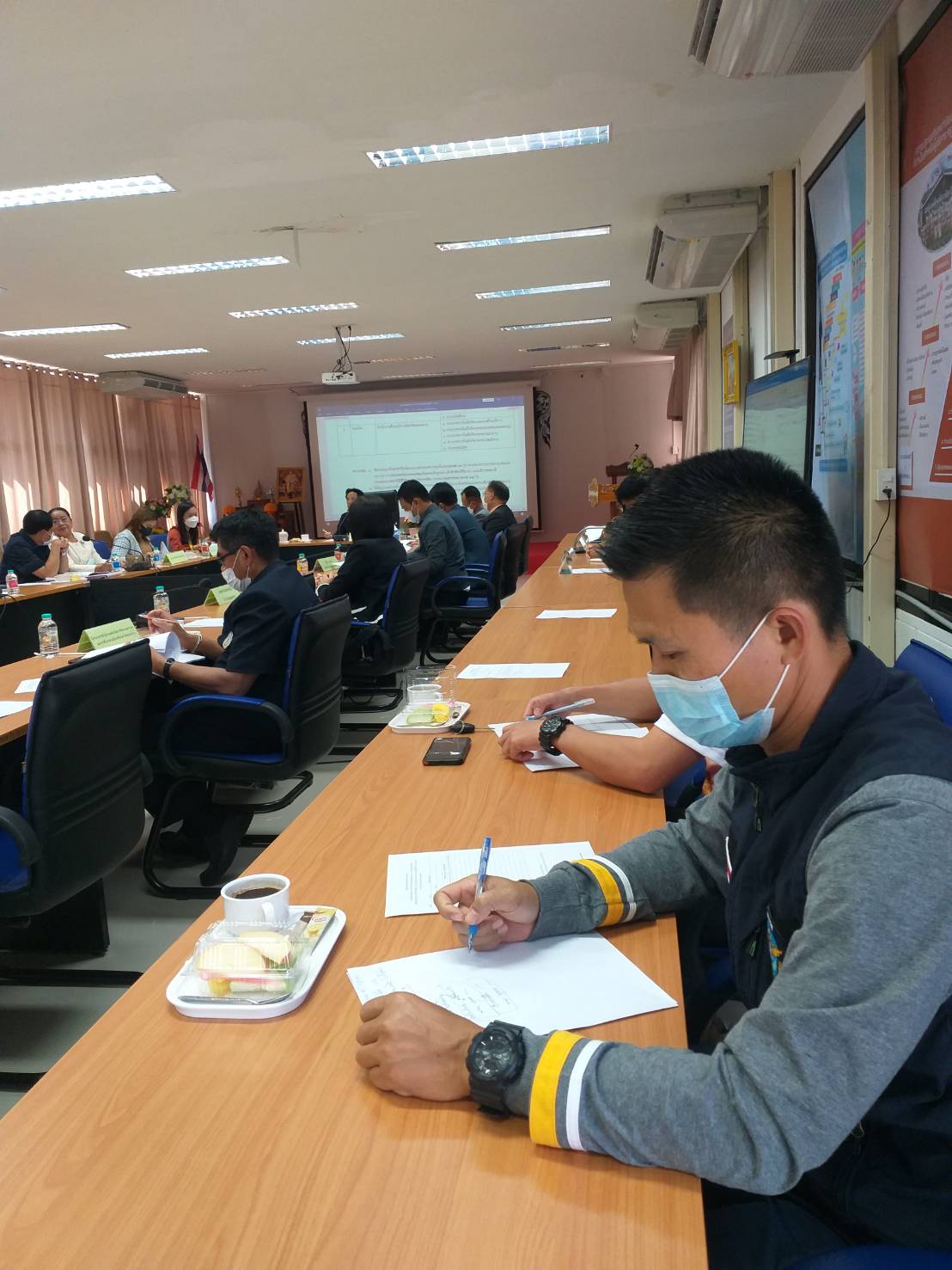 ประชุมหารือแผนการดำเนินงานโครงการบรรพชาอุปสมบท ๙๙ รูป..คลิก