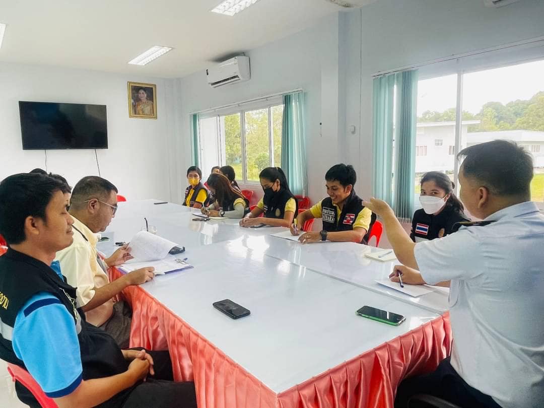 วันที่ 9 มกราคม 2565 เวลา 14.30 น. : สำนักงานศูนย์ควบคุมการแจ้งเรือเข้าออกปากบารา จัดประชุมเจ้าหน้าที่ชุดสหวิชาชีพศูนย์ควบคุมการแจ้งเรือเข้าออกปากบาราประจำเดือนมกราคม ณ ห้องประชุมศูนย์บริหารจัดการด่านตรวจประมงเขต 9 (สตูล)