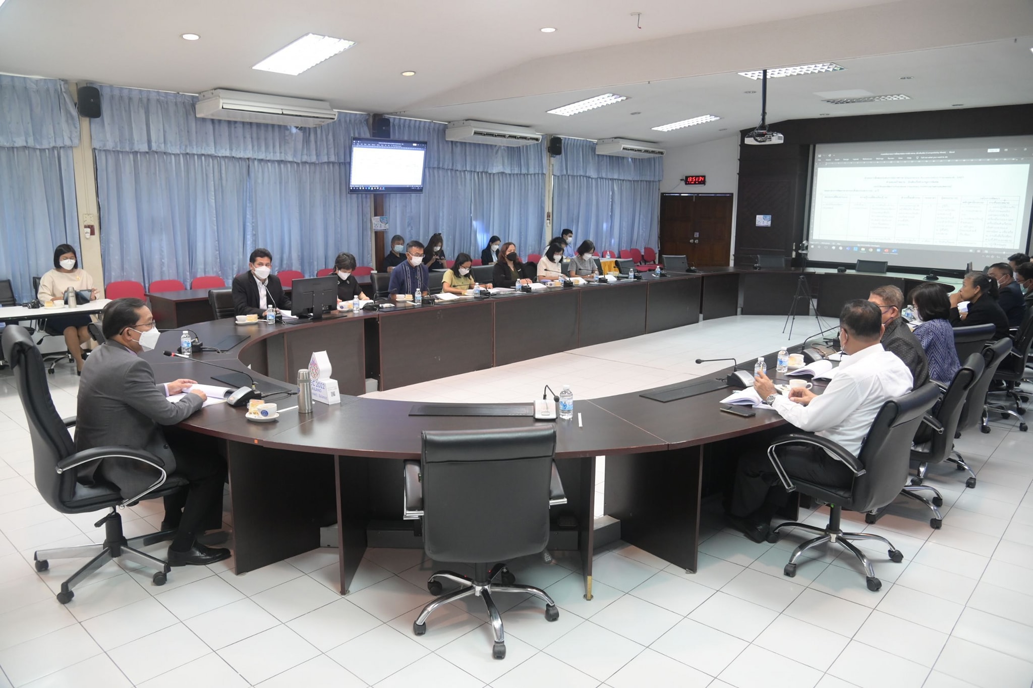นายเฉลิมชัย? สุวรรณรักษ์? อธิบดีกรมประมง? เป็นประธานในการประชุมคณะกรรมการดำเนินการระบบข้าราชการผู้มีผลสัมฤทธิ์สูง (Hipps)  ครั้งที่ 5/2565?..คลิก