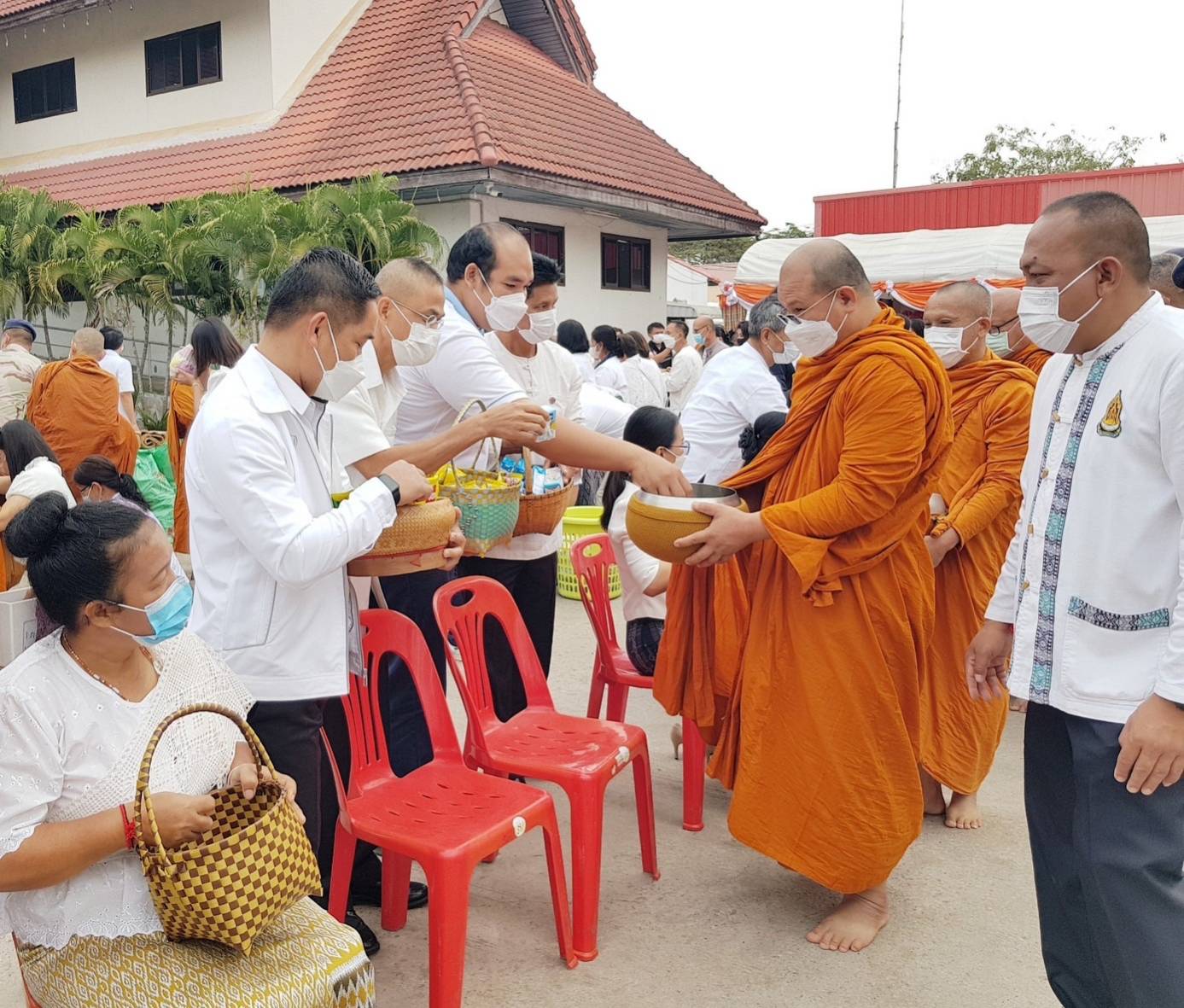 วันที่ 12 มกราคม 2566 นายเมธา ตาลเหล็ก  ประมงอำเภอนากลาง  ร่วมพิธีบำเพ็ญกุศลอุทิศแก่ผู้วายชนม์จากเหตุการณ์พื้นที่ตำบลอุทัยสวรรค์ อำเภอนากลาง จังหวัดหนองบัวลำภู..คลิก